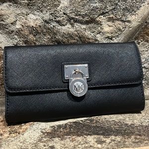 Michael Kors Hamilton Wallet